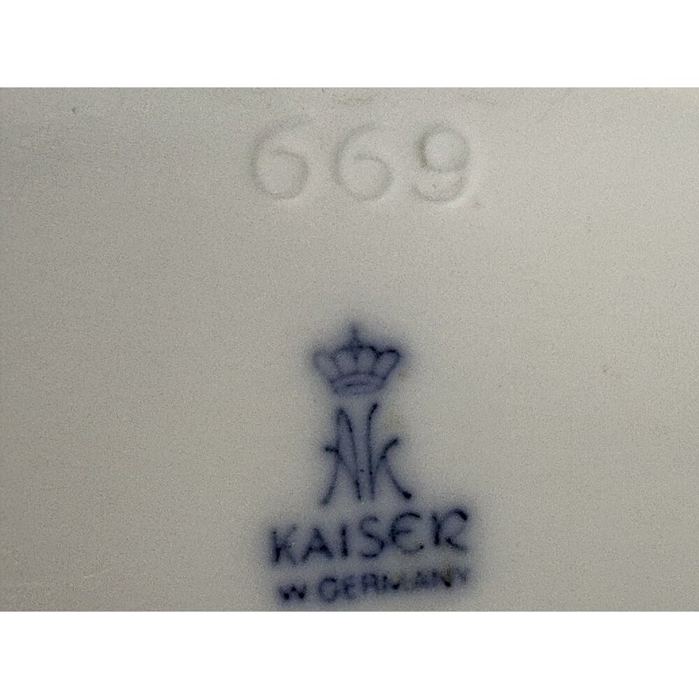 Vintage Kaiser White Oval Porcelain Bisque Vase Floral Manfred Frey West Germany - Picture 10 of 15